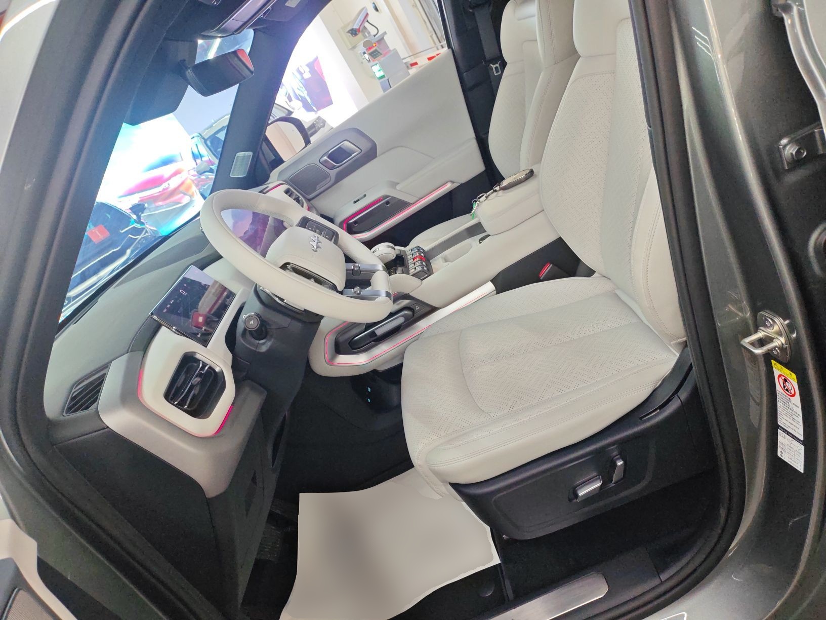 المقاعد الأمامية داخل السيارة