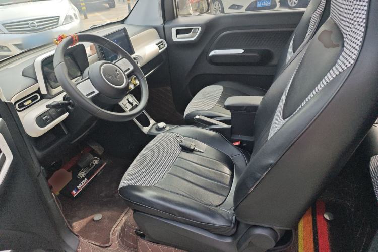 Used Wuling Hongguang MINIEV 2024 3rd Generation 215km Youth Edition Left Front Seat