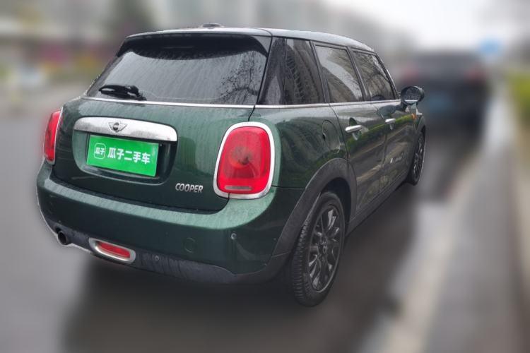 Used MINI 2015 1.5T COOPER Fun Five-Door Edition Rear Right 45 Deg