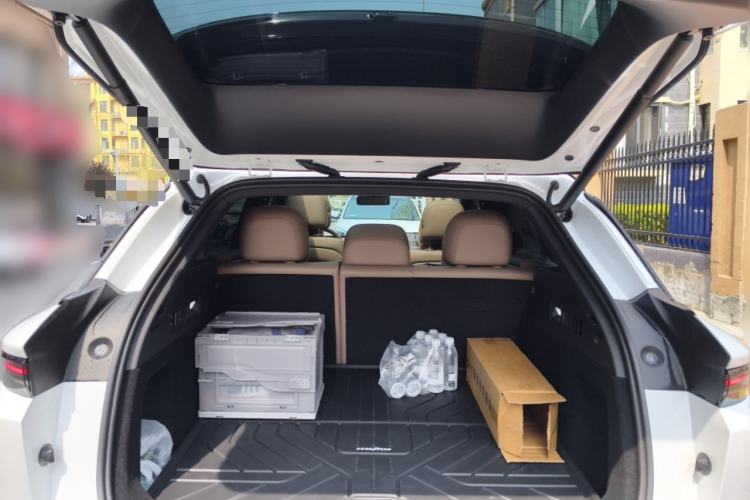 Used Li Auto i6 2025 Model Two-Wheel-Drive Standard Type