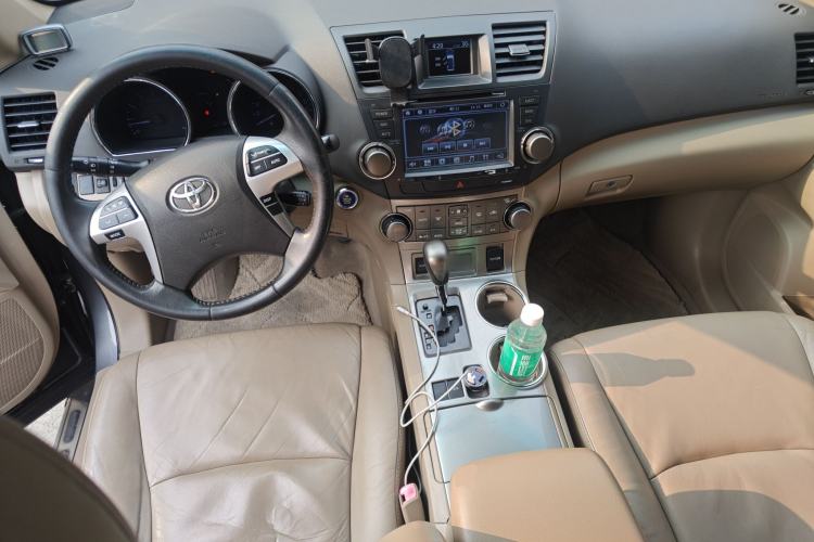 Used Toyota Highlander 2012 2.7L Two-Wheel Drive 7-Seater Luxury Edition
