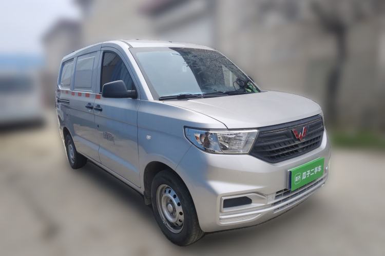 Used Wuling Hongguang V 2022 1.5L Jingqu Edition Enclosed-Window Vehicle with Electric Power Steering LAR