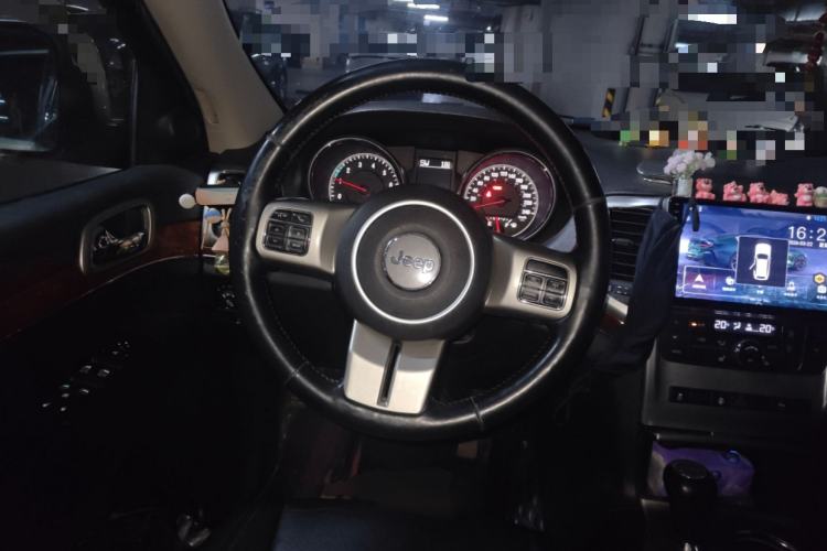 Used Jeep Grand Cherokee 2011 3.6L Luxury Edition
