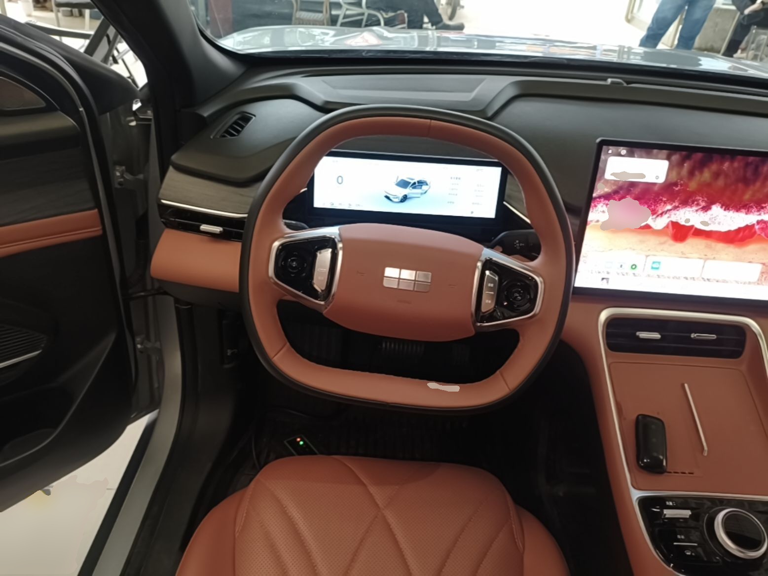 Geely Galaxy L6 2025 EM-i 140km Starship Edition — снимка 13