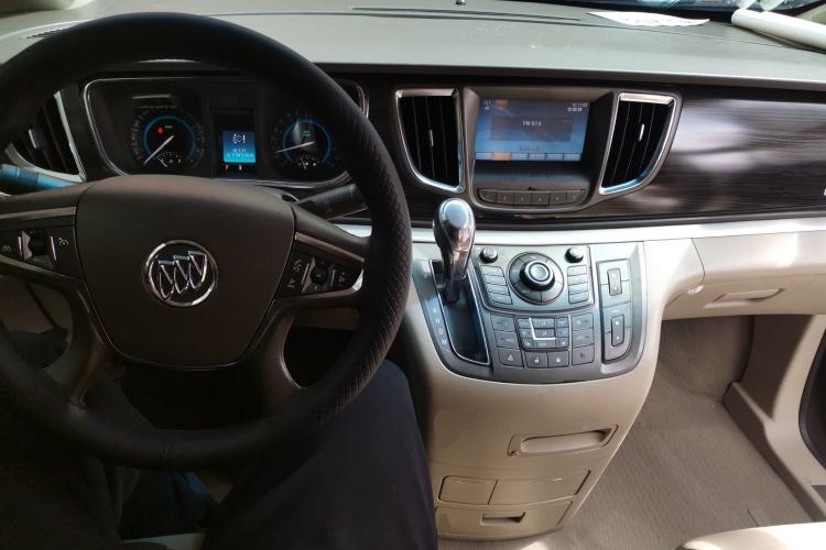 Used Buick GL8 2011 3.0L GT Luxury Business Haoya Edition Center Console