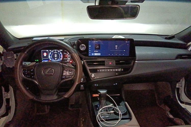 Used Lexus ES 2023 200 Excellence Edition