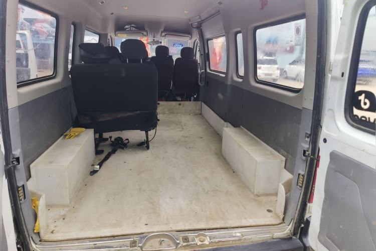 Used SAIC MAXUS Xintu V80 2019 2.5T Classic AMT Van Long Wheelbase Mid-Roof Design 2/3 Seats Trunk