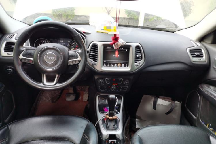 Used Jeep Compass 2017 200T Automatic Family Edition Center Console