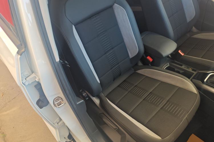 Used Volkswagen T-ROC 2020 230TSI DSG Two-Wheel Drive Advanced Version Right Front Seat