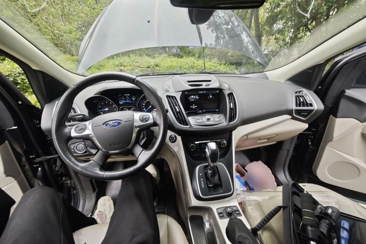 Used Ford Kuga 2013 1.6L GTDi 4x4 Elite Model Center Console