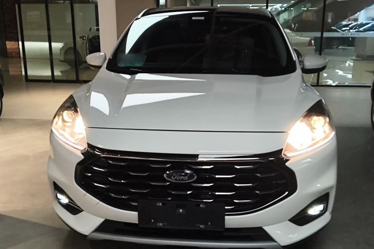 Used Ford Escape 2020 EcoBoost 245 4x4 Enjoyment Model
