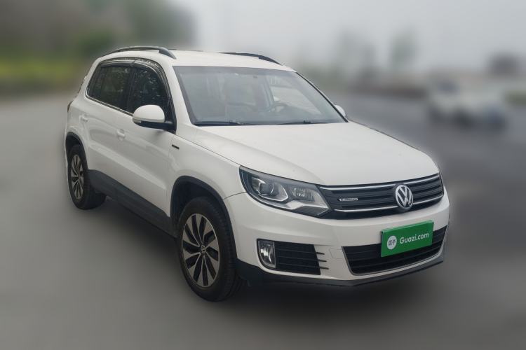 Used Volkswagen Tiguan 2015 1.4TSI Manual Two-Wheel Drive BlueMotion Edition Front Right 45 Deg
