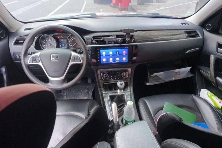 Used Zotye T600 2015 1.5T Manual Luxury Model Center Console