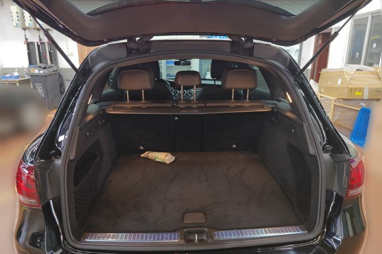 Used Mercedes-Benz GLC 2020 Facelift GLC 260 L 4MATIC Luxury Edition Trunk