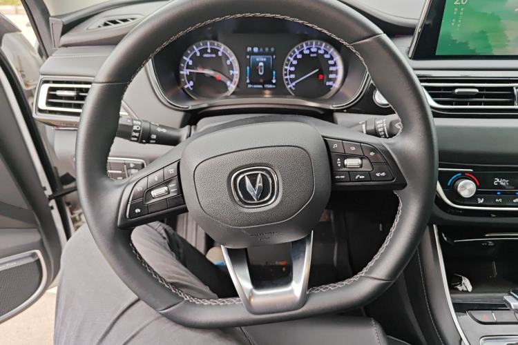 Used CHANGAN Ruicheng CC 2022 Blue Whale Edition 1.5T DCT Luxury Model Steering Wheel