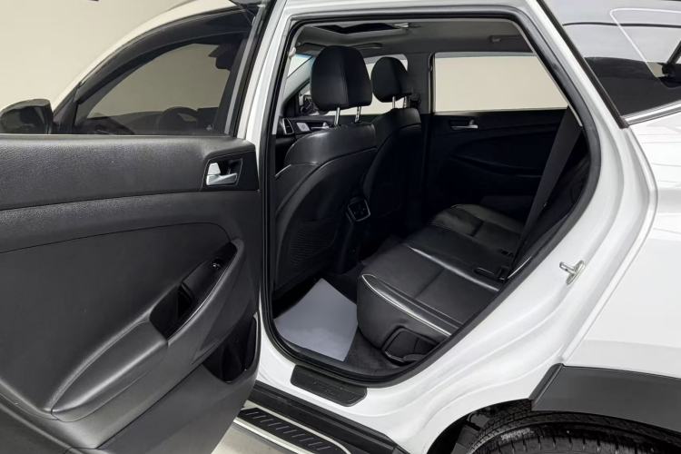 Used Hyundai Tucson 2019 280TGDi Dual-Clutch Two-Wheel Drive Smart Connect Version China VI
