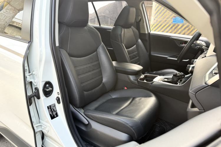 Used Toyota RAV4 2020 2.0L CVT Two-Wheel Drive Fashion PLUS Edition