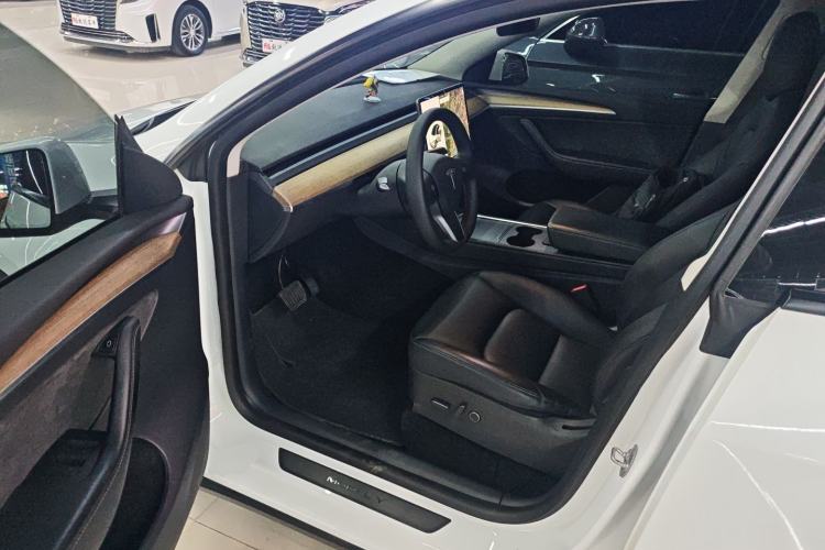 Used Tesla Model Y 2021 Standard Range Rear-Wheel Drive Version