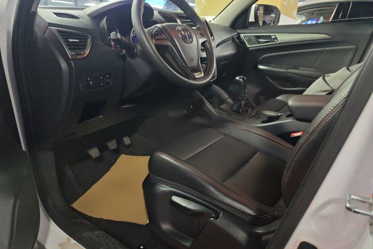 Used CHANGAN CS75 2014 2.0L Manual Luxury Version China IV Standard