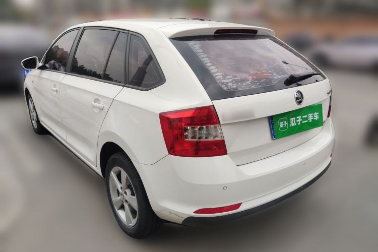 Used Skoda Rapid Spaceback 2014 1.6L Automatic Enjoyment Edition

