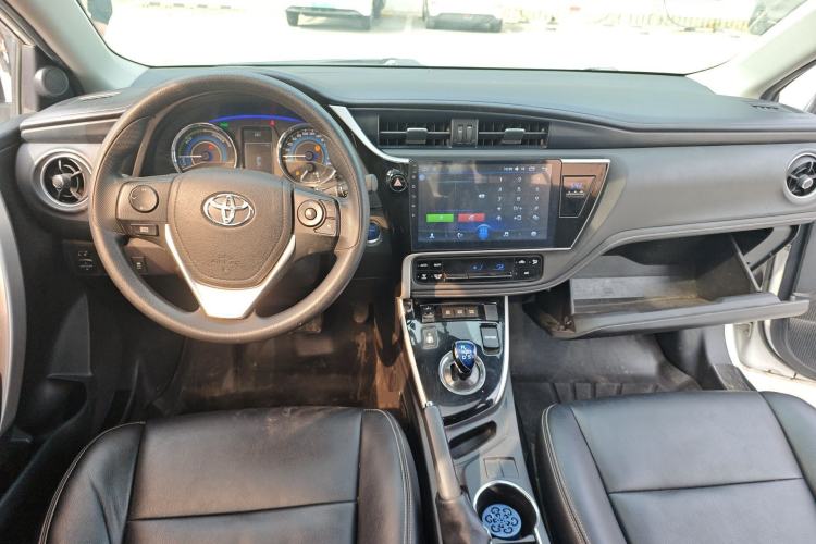 Used Toyota Corolla 2017 Revised Dual-Engine 1.8L E-CVT Elite Edition Center Console