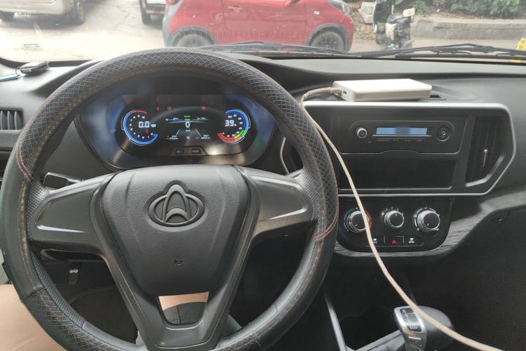 Used CHANGAN KAICHENG Ruixing EM80 2024 Comfort-Style 6-Seater 41.86 kWh Center Console