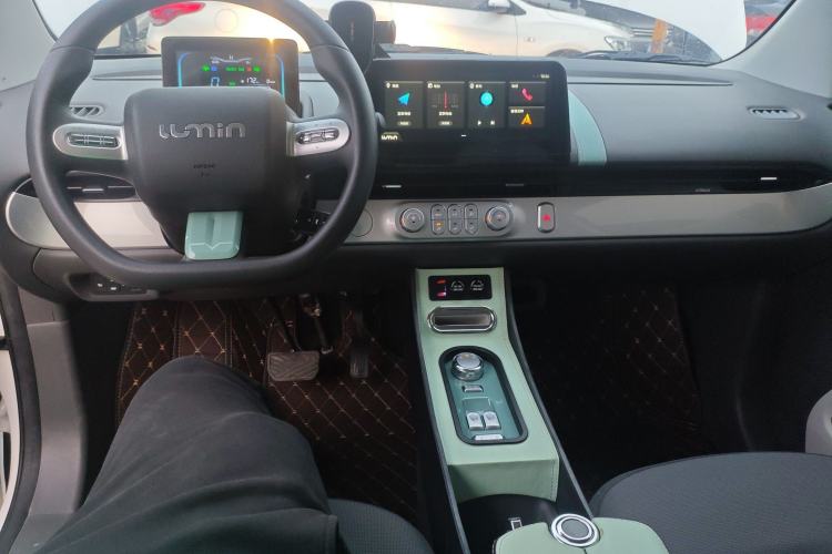 Used CHANGAN NEVO Lumin 2025 205km Refreshing Edition Center Console