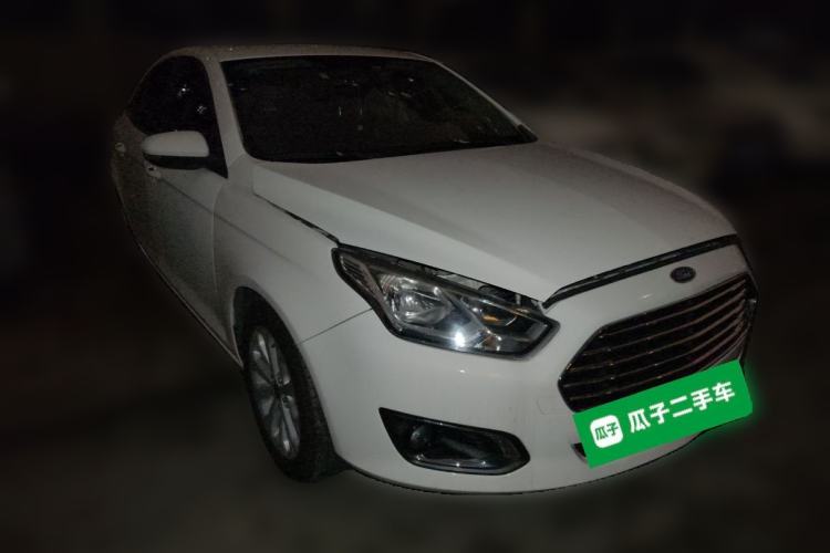 Used Ford Escort 2015 1.5L Automatic Fashion Model Front Right 45 Deg