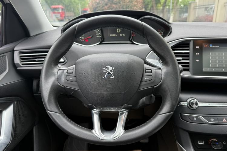 Used Peugeot 308S 2015 1.6T Automatic Jingchi Edition Interior 2