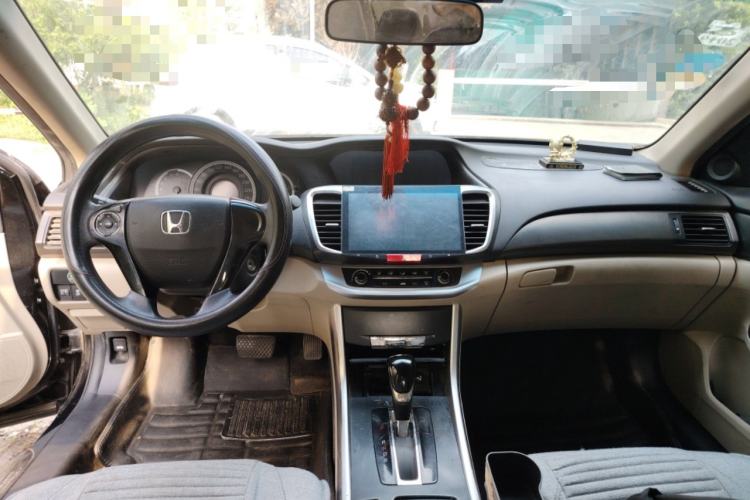 Used Honda Accord 2015 2.0L LX Comfort Edition Center Console