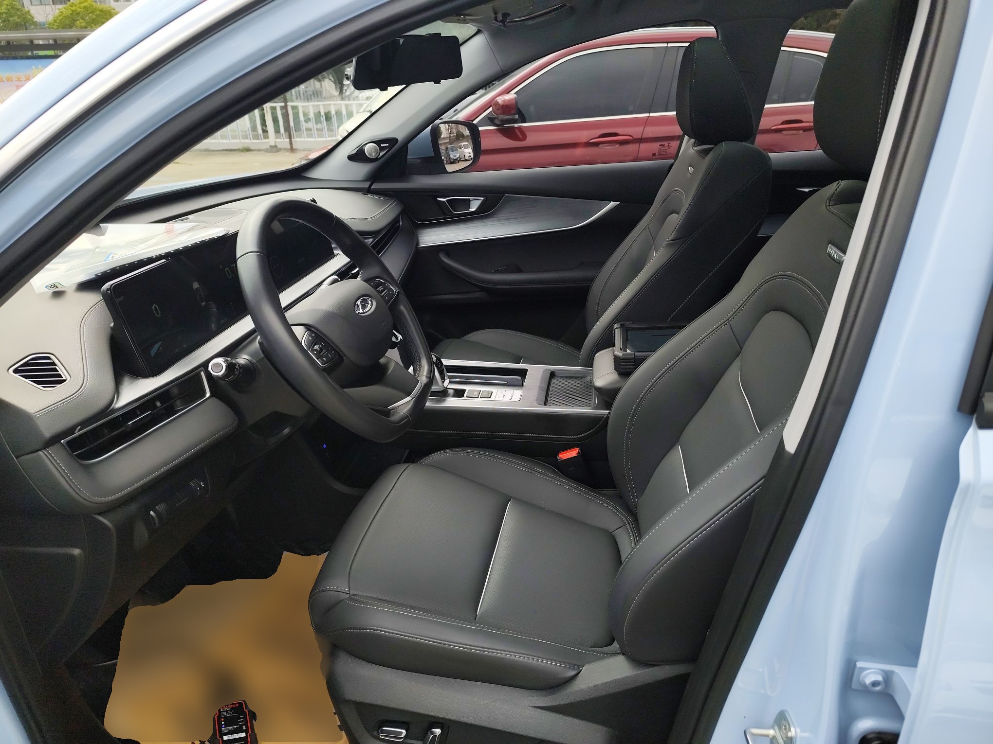 المقاعد الأمامية داخل السيارة