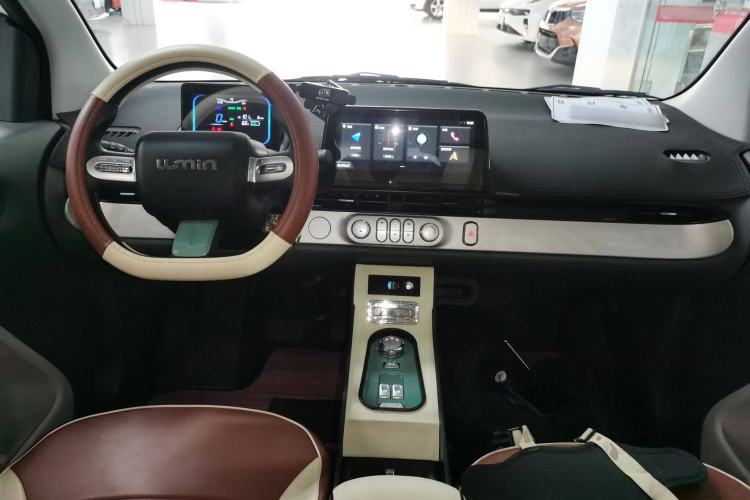 Used CHANGAN Lumin 2022 155 km – Refreshingly Sweet Edition Center Console