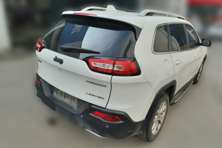 Used Jeep Cherokee 2017 2.0L Superior Edition Rear Right 45 Deg
