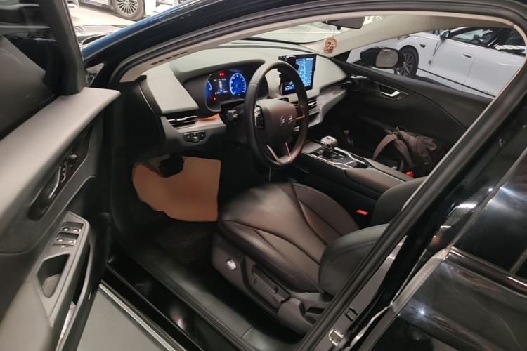 Used Hongqi E-QM5 2022 431 km Charge & Enjoy Edition
