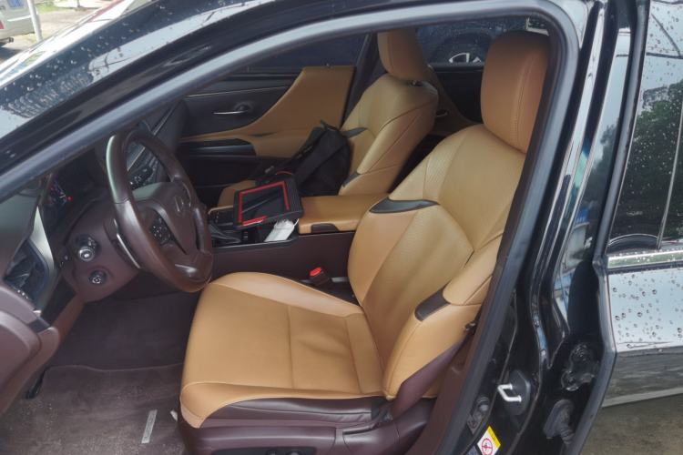 Used Lexus ES 2018 200 Excellence Edition China V Standard
