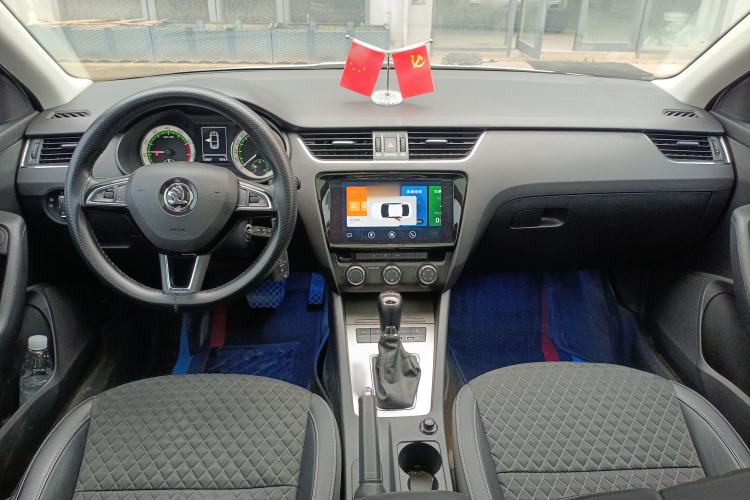 Used Skoda Octavia 2020 TSI230 DSG SmartDrive Luxury Edition Center Console