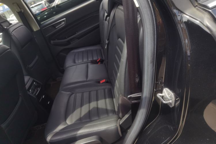 Used Ford Edge 2016 EcoBoost 245 Two-Wheel-Drive Titanium 7-Seater
