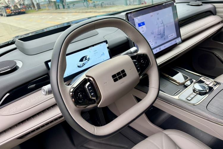 Used Geely Galaxy 8 2025 130km EM-P Starship Edition Interior 3