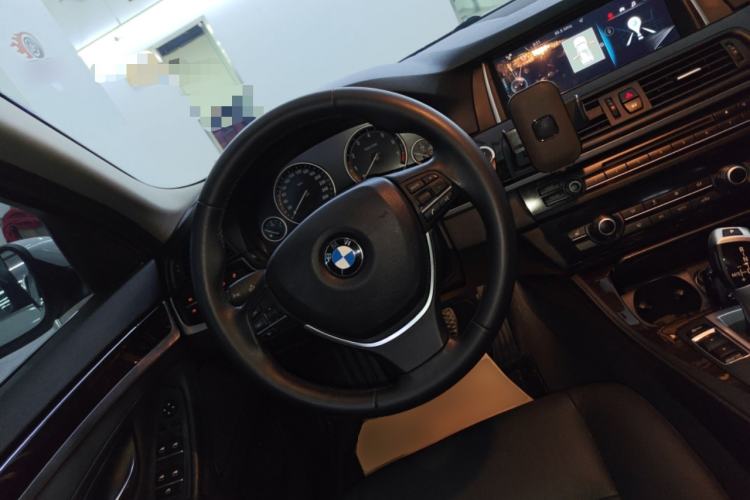 Used BMW 5 Series 2017 525Li Leading Model Steering Wheel