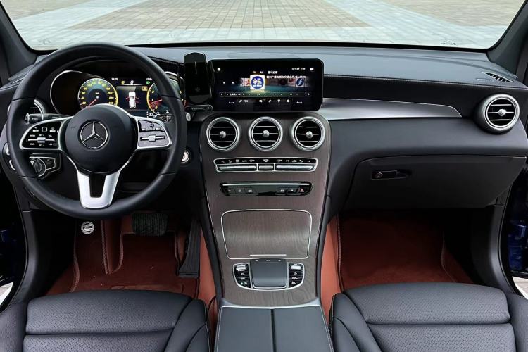 Used Mercedes-Benz GLC 2022 GLC 300 L 4MATIC Dynamic Edition Prestige Model Interior 1