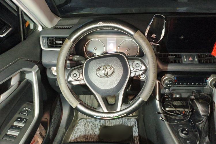 Used Toyota Wildlander 2022 Dual-Motor 2.5L E-CVT 4x4 Luxury PLUS Edition
