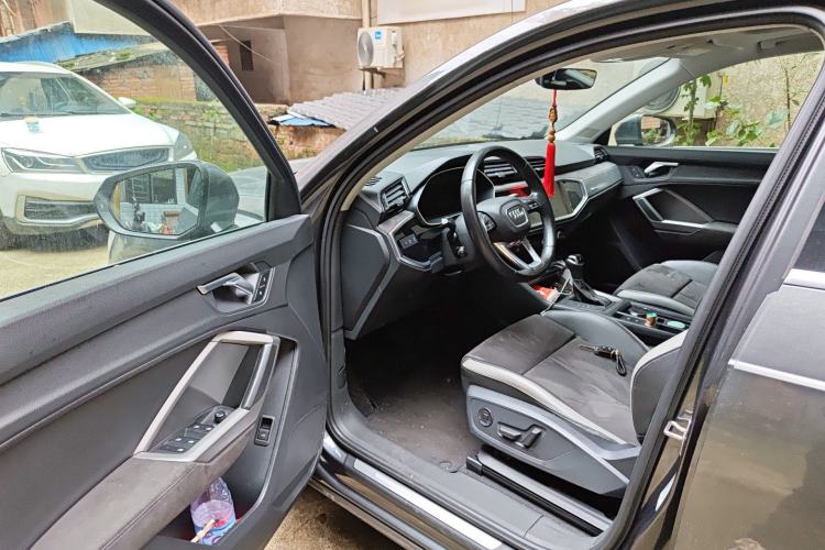 Used Audi Q3 2022 35 TFSI Progressive Dynamic Edition
