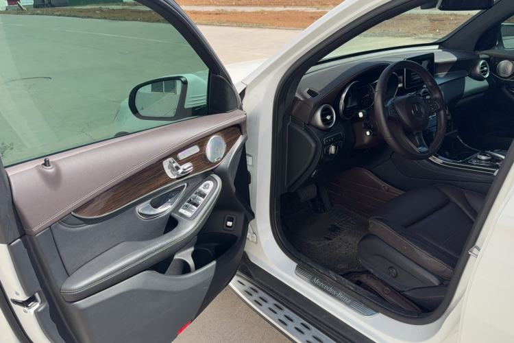 Used Mercedes-Benz GLC 2019 Facelift GLC 260 L 4MATIC Luxury Model
