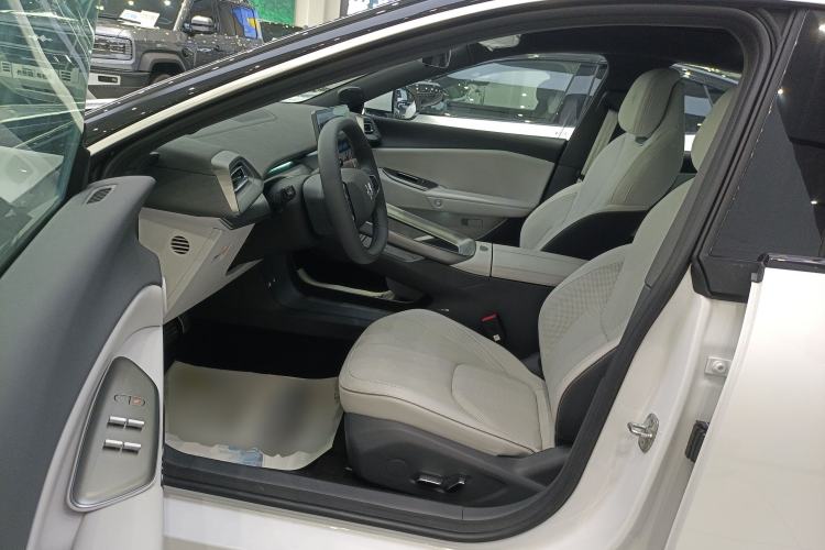 Used ARCFOX Alpha S5 2024 708MAX 200kW
