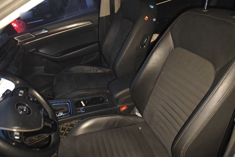 Used Volkswagen Magotan 2018 330TSI DSG Luxury Model
