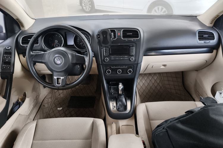 Used Volkswagen Golf 2012 1.4 TSI Automatic Comfort Edition Center Console