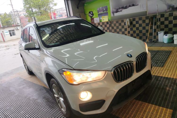 Used BMW X1 2016 sDrive18Li Fashion Model Front Right 45 Deg