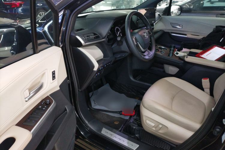 Used Toyota Granvia 2022 2.5L Hybrid Premium Edition Driver Seat