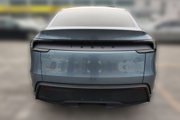 Used Tesla Model Y 2025 Rear-Wheel-Drive Version
