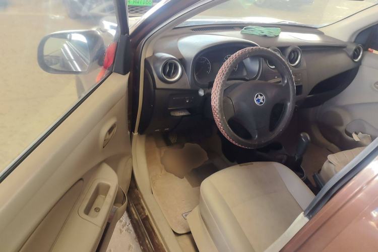 Used Venucia R30 2014 1.2L Manual Comfort Edition
